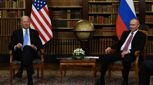 أثبت بايدن وبوتين أنه من الممكن إجراء محادثة حتى في أوقات التوتر