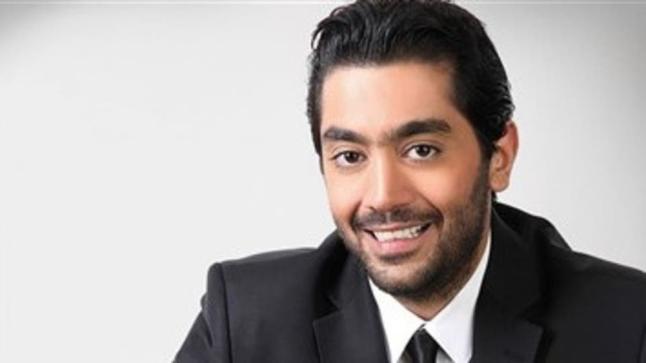 أحمد فلوكس يعلن عن سرقة هاتفه