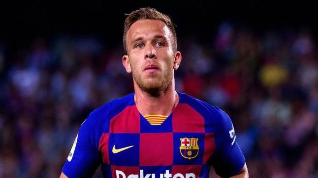 يوفنتوس يقترب من ضم لاعب وسط نادي برشلونة