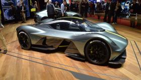 احدث الصور لسيارة أستون مارتن فالكيري الجديدة كلياً