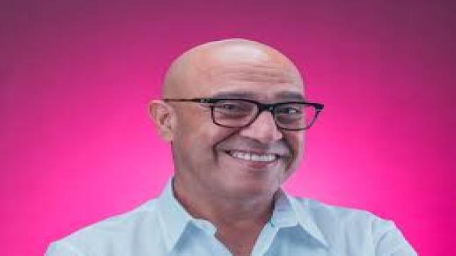 أشرف عبد الباقي يوجه رسالة لأشرف زكي بعد حضوره مسرحية “صباحية مباركة”