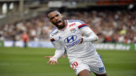 أليكساندر لاكازيتي يرفض عرض فريق نيوكاسل الانجليزي