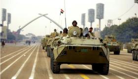 حيدر العبادي يحضر إستعراضا عسكري في بغداد لإحياء ذكرى ثورة 1958