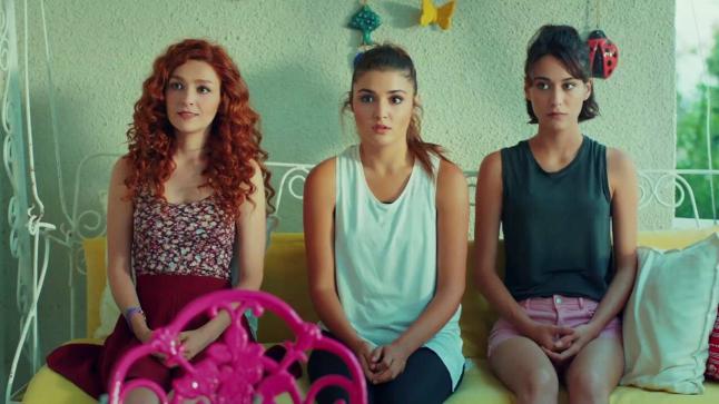 مسلسل الحب لايفهم الكلام ينافس أبطاله على فراشة الفن التركي!