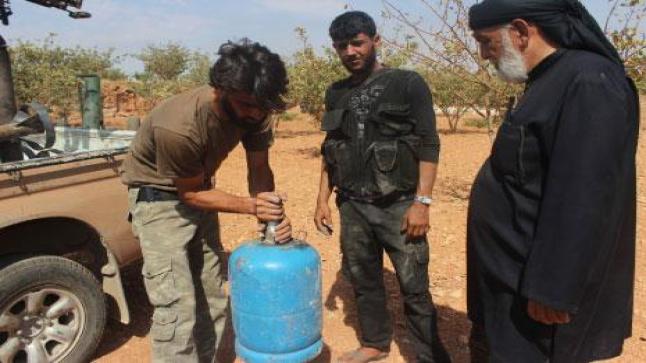 مضايا والزبداني يستقبلان المساعدات والغوطة في خطر