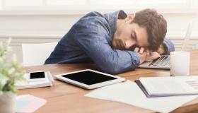 منها تنشيط المخ.. فوائد مذهلة لنومة القيلولة
