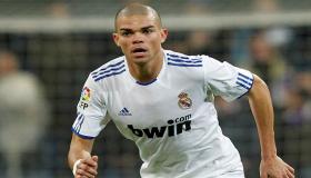 رئيس فريق فالنسيا بيتر ليم يتعاقد مع بيبي ؟