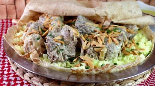 غداك عندنا.. تعلمِ طريقة طبخ المنسف الفلسطيني باللحم الضاني