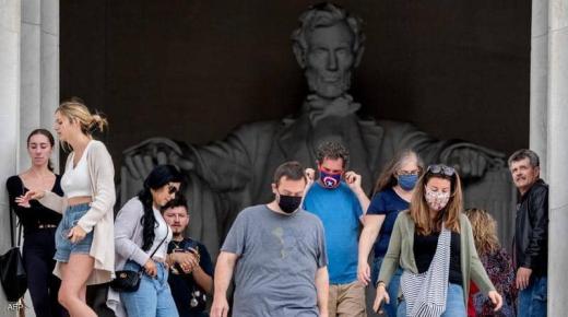 الولايات المتحدة تتفاجئ .. ماذا فعل الناس بعد أن قرروا خلع الكمامة؟