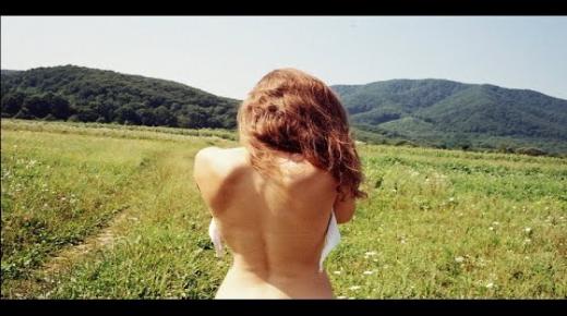 تفسير حلم السير عاري في المنام