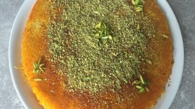 تفسير حلم رؤية أكل الكنافة في المنام