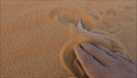 تفسير حلم رؤية الرمال الناعمة في المنام