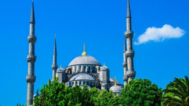 تفسير حلم سماع الأذان في المنام