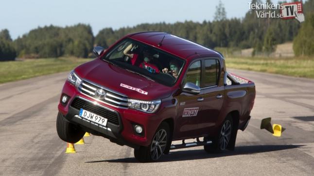 شركة تويوتا تقوم بتحديث جديد لتويوتا هايلكس التي فشلت في إختبار المناورة العام الماضي