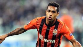 فريق تشيلسي الانجليزي يتعاقد مع اللاعب البرازيلي تيكسيرا ؟