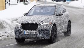 أحدث الصور التجسسية والمعلومات المتعلقة بسيارة جاكوار F-Pace SVR الجديدة كلياً