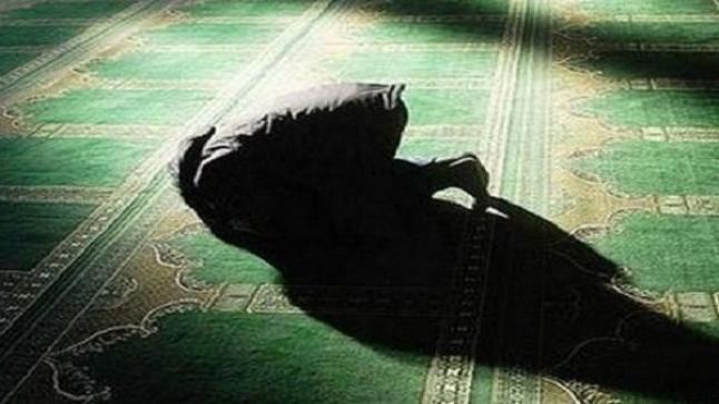 تعرف على جدول صلاة التهجد والتراويح بالعشر الأواخر لشهر رمضان في المسجد النبوي الشريف والمسجد الحرام.