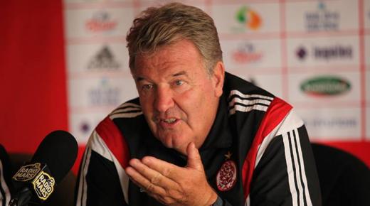 جون توشاك يوبخ لاعبيه قبل الرحيل إلى دورة تبوك الودية