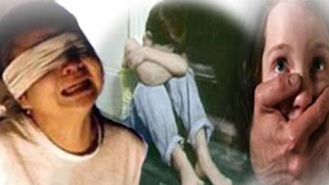 طرد صحافي إيطالي من المغرب بسبب تحقيق يتعلق بدعارة الأطفال !