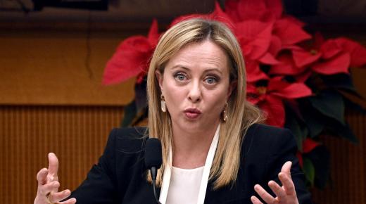 رئيسة الوزراء الإيطالية بين شقي رحى الاقتراض ومواجهة العجز المالي