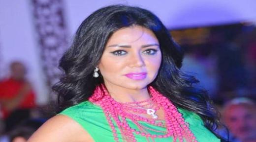 رانيا يوسف تدعم مصطفى حفناوي وتطالب الجميع بالدعاء له