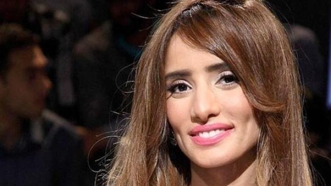 زينة تكشف تفاصيل الحالة الصحية لشقيقتها بعد تعرضها لنزيف في المخ