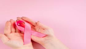 علامات تنذر بوجود سرطان الثدي.. تعرف عليها