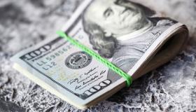 سعر الدولار في مصر يسارع الهبوط بالسوق الموازية