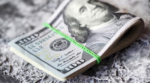 سعر الدولار في مصر يسارع الهبوط بالسوق الموازية