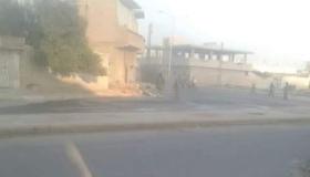 الطيران الحربي السوري والروسي يقصف حافلات لنازحين في مدينة صوران