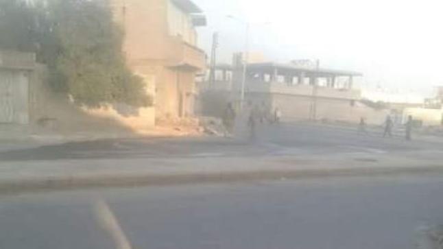 الطيران الحربي السوري والروسي يقصف حافلات لنازحين في مدينة صوران