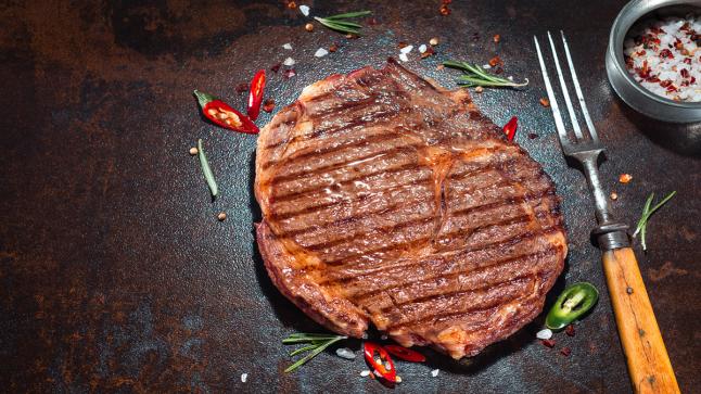 طمن قلبك… تعرف على تفسير طبخ اللحم في المنام