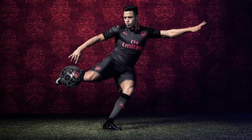 طقم أرسنال الثالث موسم 2017 – 2018 .. تعرف على قميص آرسنال الثالث للموسم الكروي الجديد Arsenal kit 2018