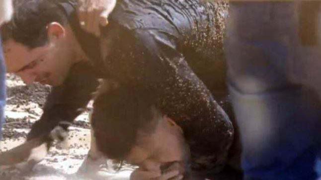 ظافر العابدين كاد ان يقضي على رامز جلال في برنامج رامز تحت الأرض وتدخل فريق العمل لانقاذه