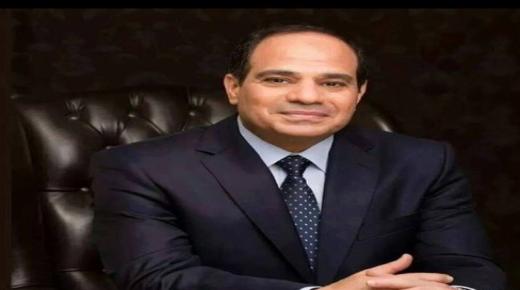 الرئيس المصري يدعو المواطنين للتكاتف للنهوض بالإقتصاد في البلاد