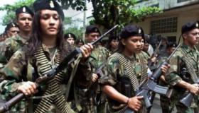 الحكومة الكولومبية توقع معاهدة سلام مع ” فارك ” بعد 52 عاما من الصراع