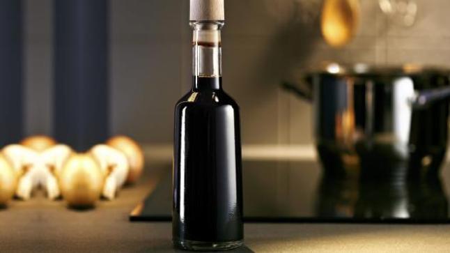 فوائد واستخدامات خل البلسمي