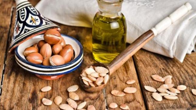 زيت الأركان وفوائده للشعر والبشرة