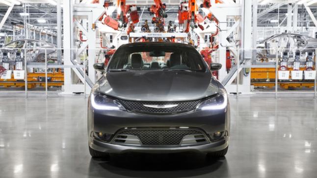 تفاصيل عن سيارة كرايسلر 200 التي توقف إنتاجها من مصنع Sterling Heights