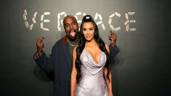 “لايف أند ستايل”: زوج كيم كارديشان خيرها بينه وبين تلفزيون الواقع