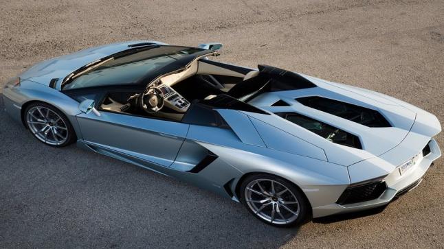 الكشف بشكل رسمي عن سيارة لمبرجيني افنتادور رودستر 2017