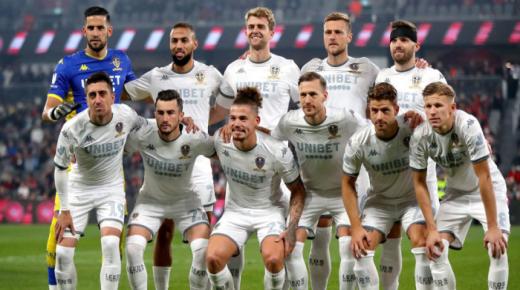 ليدز يونايتد يحسم موقفه من ضم نجم برشلونة