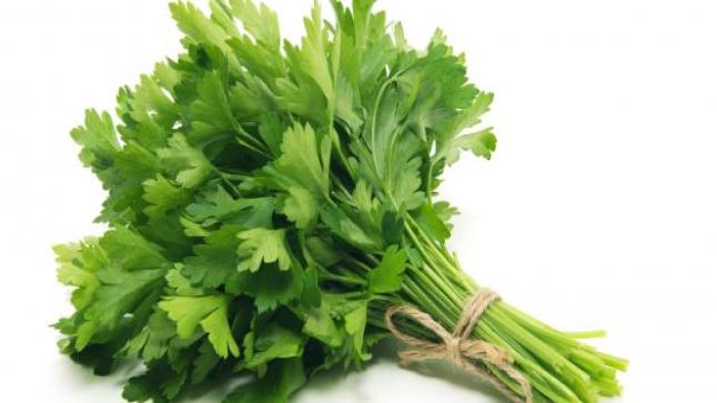 فوائد البقدونس للبشرة