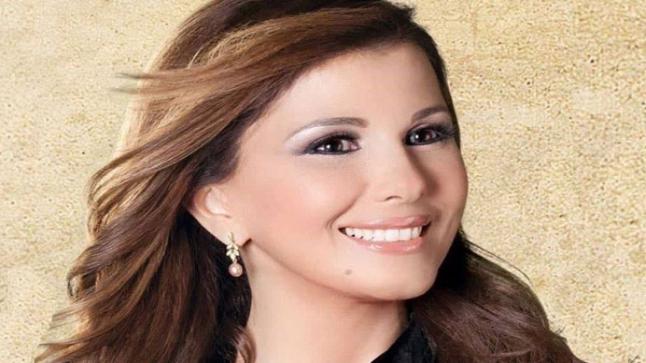 ماجدة الرومي تكشف تفاصيل لقائها مع الرئيس الفرنسي