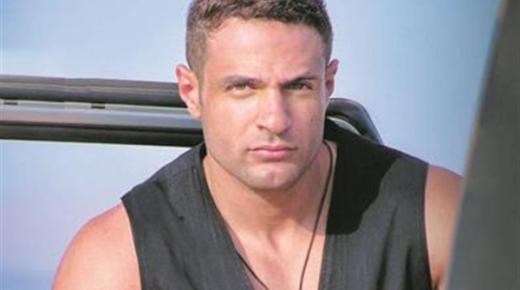 محمد نور يشكر “نامبر وان” على استقباله مع نجليه: “هنعمل غنوة جامدة”