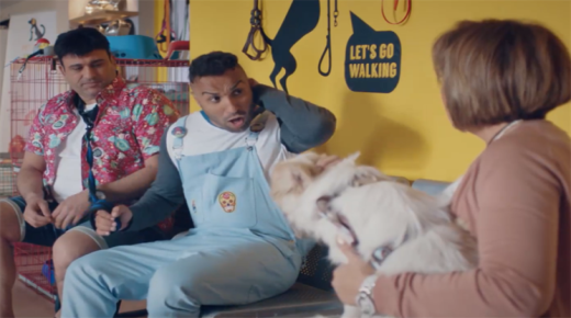 ملخص الحلقة الـ 21 من مسلسل رجالة البيت.. تيمون وبومبا يتحولون لكلاب