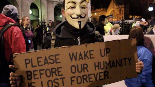 الشرطة البريطانية تعتقل 53 شخصا في مظاهرة “أنونيموس” في لندن