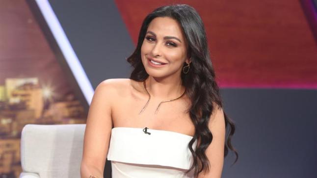 ميس حمدان تنتهي من تصوير أغنيتها الجديدة “أصحى صحصح يا غبي” منتصف سبتمبر