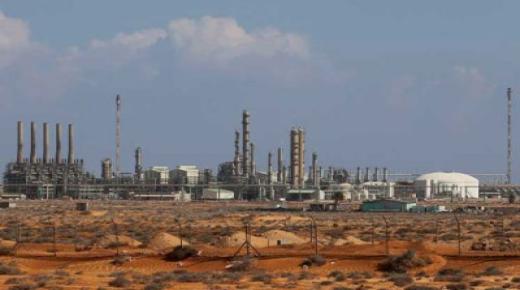 سيطرة قوات حفتر على ميناء الزويتينة في شمال شرق ليبيا