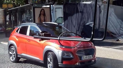 صورة بدون تمويهاتلسيارة هيونداي كونا في أثناء جلسة التصوير